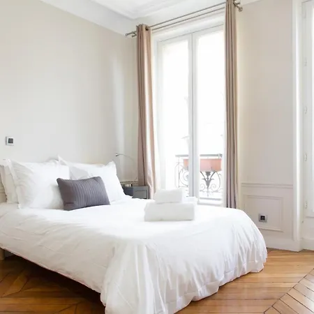Bnbnook - Chic 2br In Vibrant Le Marais Apartment Paris