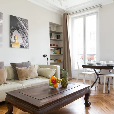 Bnbnook - Chic 2br In Vibrant Le Marais Apartment