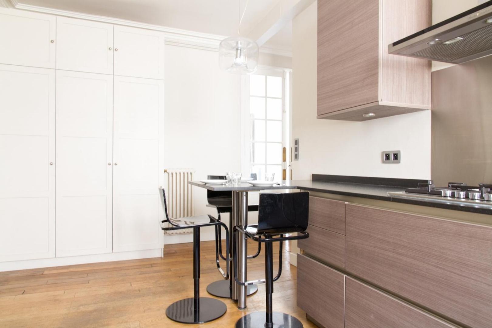 Bnbnook - Chic 2br In Vibrant Le Marais Appartamento *